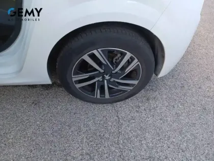 Photo 10 Peugeot 208  PureTech 100 S&S EAT8