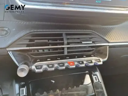 Photo 14 Peugeot 208  PureTech 100 S&S EAT8