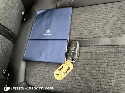 Photo 27 Peugeot 3008  Puretech 180ch S&S EAT8