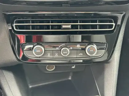 Photo 7 Opel Mokka  Electrique 136 ch & Batterie 50 kWh