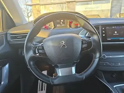 Photo 8 Peugeot 308  PureTech 130ch S&S BVM6