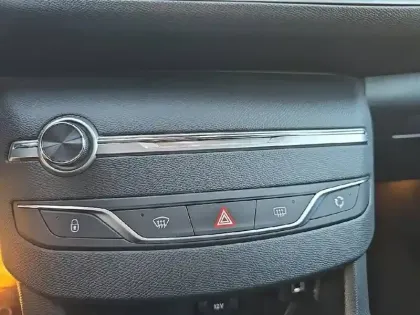 Photo 20 Peugeot 308  PureTech 130ch S&S BVM6