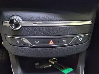 Photo 48 Peugeot 308  PureTech 130ch S&S BVM6