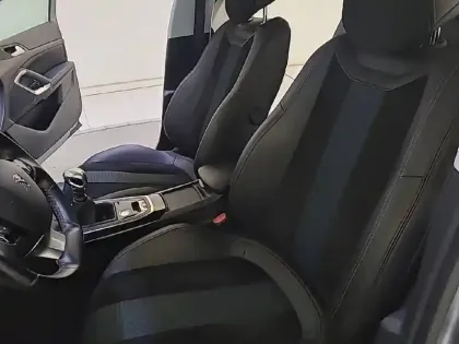 Photo 34 Peugeot 308  PureTech 130ch S&S BVM6