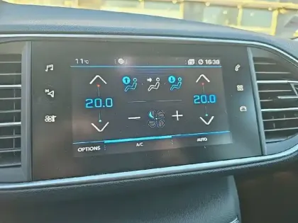 Photo 22 Peugeot 308  PureTech 130ch S&S BVM6