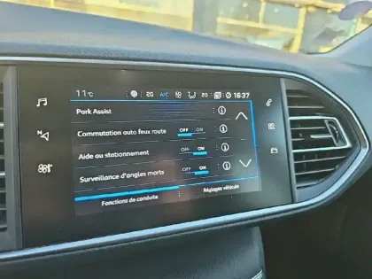 Photo 18 Peugeot 308  PureTech 130ch S&S BVM6