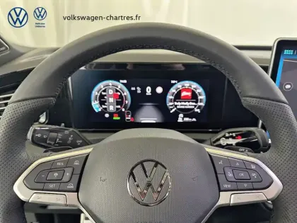 Photo 11 Volkswagen Tiguan  1.5 eTSI 150ch DSG7