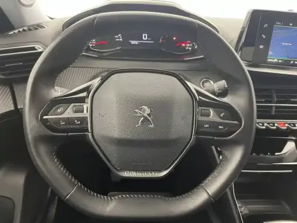 Photo 22 Peugeot 2008  PureTech 100 S&S BVM6