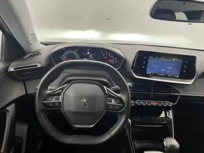 Photo 21 Peugeot 2008  PureTech 100 S&S BVM6