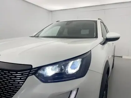 Photo 23 Peugeot 2008  PureTech 100 S&S BVM6