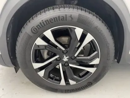 Photo 16 Peugeot 2008  PureTech 100 S&S BVM6