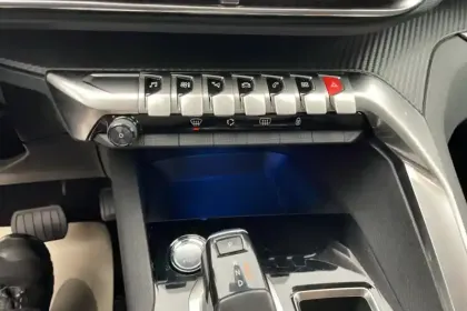 Photo 16 Peugeot 3008  Puretech 130ch S&S EAT8