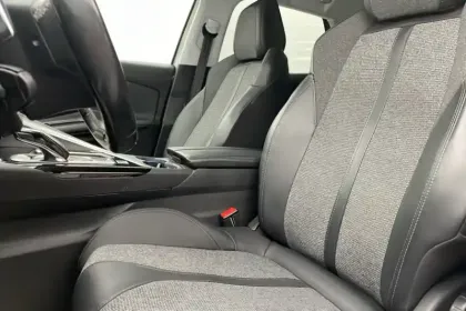 Photo 12 Peugeot 3008  Puretech 130ch S&S EAT8