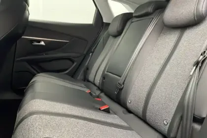 Photo 13 Peugeot 3008  Puretech 130ch S&S EAT8