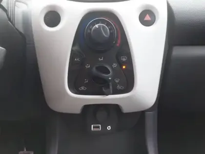 Photo 23 Citroën C1  VTi 72 S&S