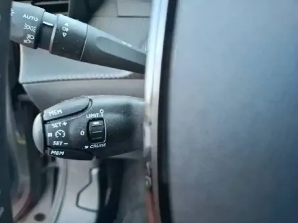 Photo 17 Peugeot 2008  PureTech 100 S&S BVM6