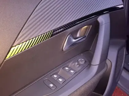 Photo 42 Peugeot 2008  PureTech 100 S&S BVM6