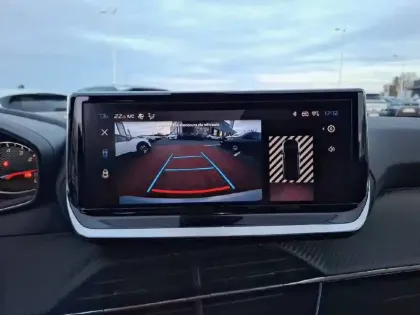 Photo 50 Peugeot 2008  PureTech 100 S&S BVM6