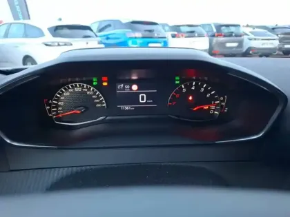 Photo 9 Peugeot 2008  PureTech 100 S&S BVM6