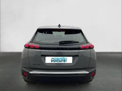 Photo 60 Peugeot 2008  PureTech 100 S&S BVM6