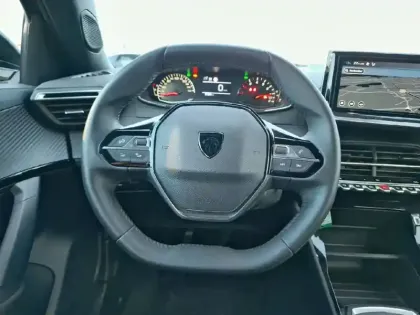 Photo 8 Peugeot 2008  PureTech 100 S&S BVM6