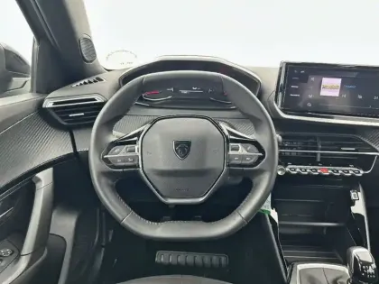 Photo 64 Peugeot 2008  PureTech 100 S&S BVM6