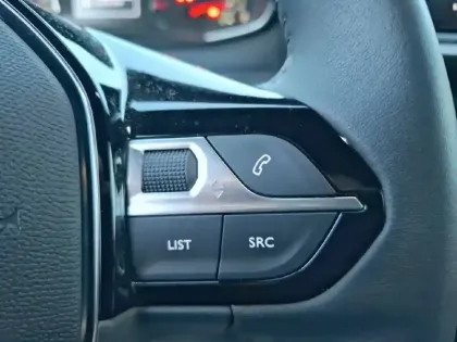 Photo 53 Peugeot 2008  PureTech 100 S&S BVM6