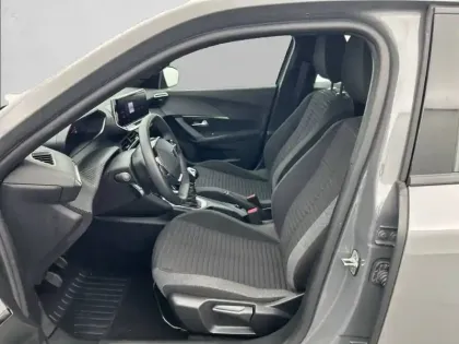 Photo 66 Peugeot 2008  PureTech 100 S&S BVM6