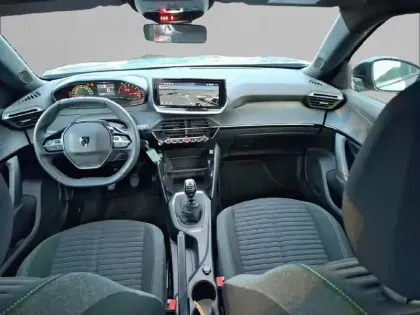 Photo 35 Peugeot 2008  PureTech 100 S&S BVM6