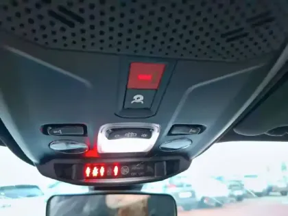 Photo 20 Peugeot 2008  PureTech 100 S&S BVM6