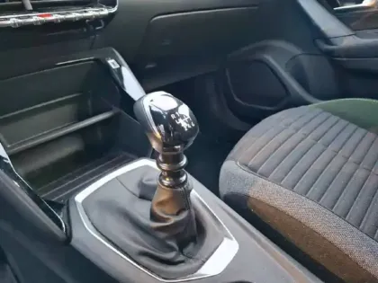 Photo 13 Peugeot 2008  PureTech 100 S&S BVM6