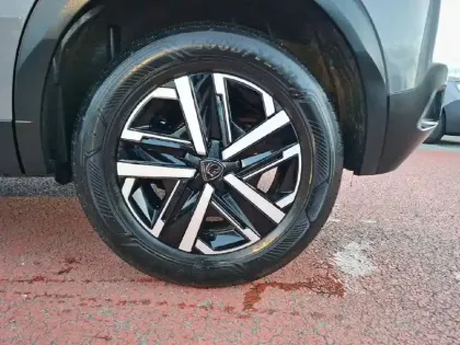 Photo 40 Peugeot 2008  PureTech 100 S&S BVM6