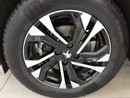 Photo 12 Peugeot 2008  BlueHDi 130 S&S EAT8