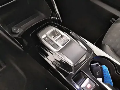 Photo 13 Peugeot 2008  BlueHDi 130 S&S EAT8