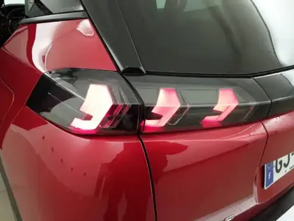 Photo 37 Peugeot 2008  BlueHDi 130 S&S EAT8