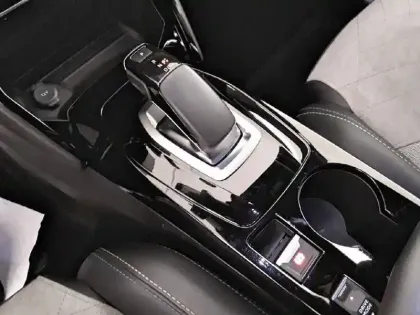 Photo 13 Peugeot 2008  Electrique 136 ch