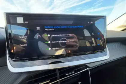 Photo 12 Peugeot 208  Hybrid 110 e-DCS6