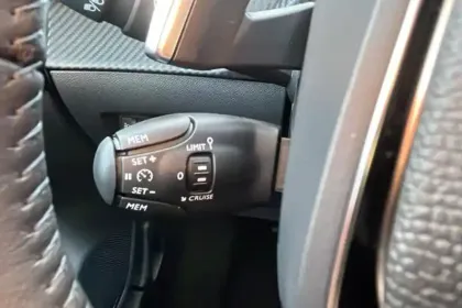 Photo 19 Peugeot 208  Hybrid 110 e-DCS6