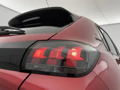 Photo 24 Peugeot 208  PureTech 100 S&S BVM6