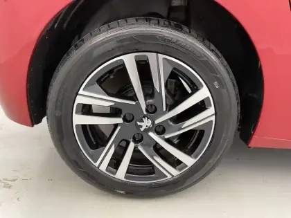 Photo 18 Peugeot 208  PureTech 100 S&S BVM6