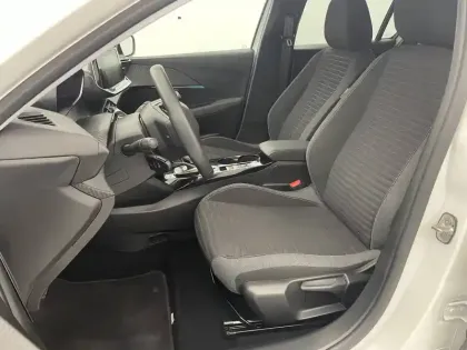 Photo 13 Peugeot 208  Electrique 50 kWh 136ch