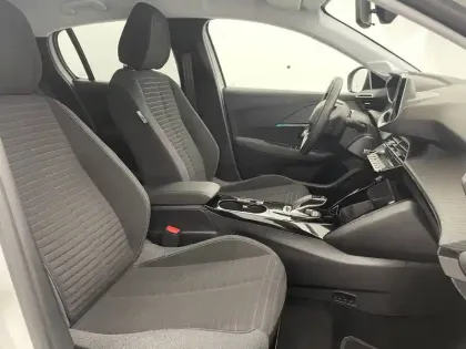 Photo 25 Peugeot 208  Electrique 50 kWh 136ch