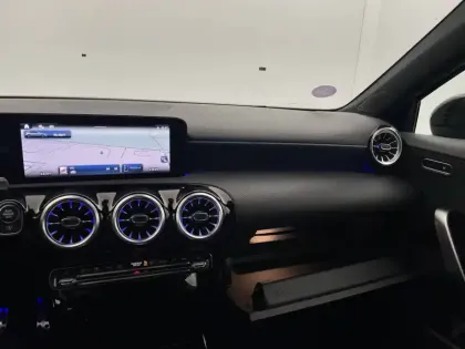 Photo 54 Mercedes Classe A  180 7G-DCT