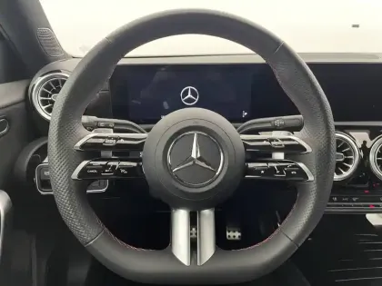 Photo 52 Mercedes Classe A  180 7G-DCT