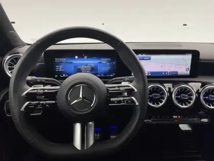 Photo 21 Mercedes Classe A  180 7G-DCT