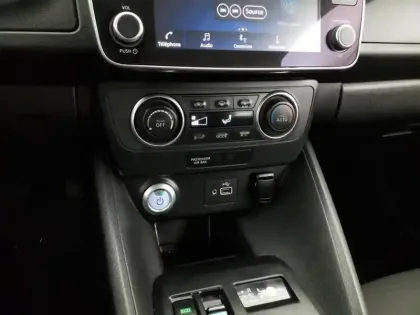 Photo 10 Nissan Leaf  Electrique 40kWh