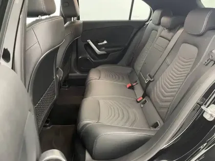 Photo 15 Mercedes Classe A  180 d 8G-DCT