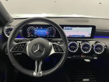 Photo 21 Mercedes Classe A  180 d 8G-DCT