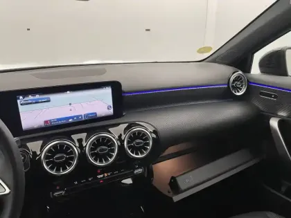 Photo 27 Mercedes Classe A  180 d 8G-DCT