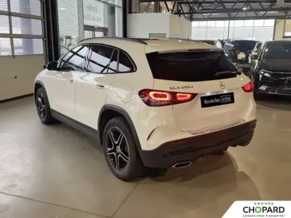 Photo 34 Mercedes GLA  250 e 8G-DCT